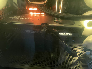 GIGABYTE GeForce RTX­­ 4060 GAMING OC 8G (2 foto / 2)