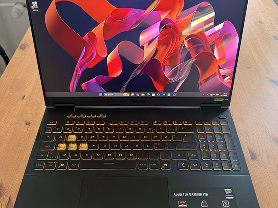 Asus TUF F16 // RTX 5050 8Gb // I5-13450hx // 16Gb ОЗУ DDR5