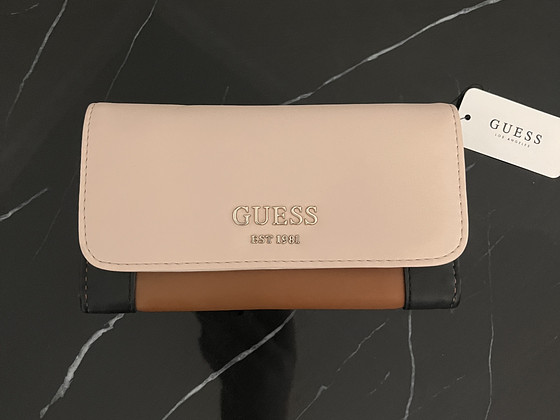 Новый кошелёк GUESS