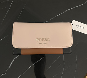 Новый кошелёк GUESS (1 фото из 2)