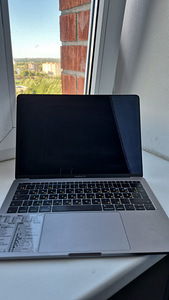 Müün MacBook Pro 13 inch 2017 500 gb 16gb ram (1 foto / 4)