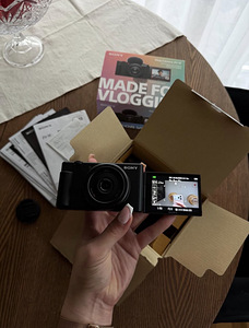 SONY ZV-1F KAAMERA (1 foto / 3)
