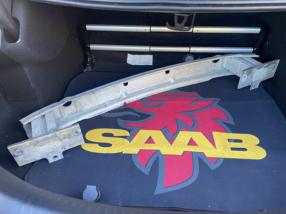 Saab 9-5 (2010) tagastange alumiiniumist tugevdustala