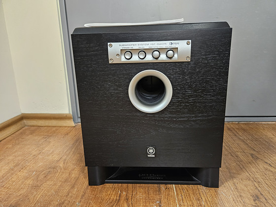Yamaha YST-SW015 активный сабвуфер Advanced YST и QD-Bass