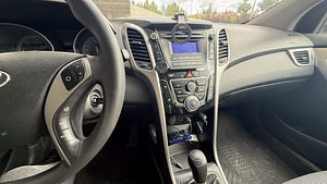 Hyundai i30 1.4 CRDi 66 kW 2013 vajab remonti (4 foto / 7)