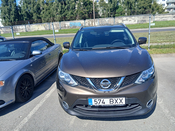 Nissan Qashqai 1.2 бензин автомат