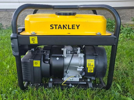 Stanley SIG 2000-1 4-тактный инверторный генератор, 2 x 230 V