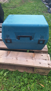 Шуруповерт MAKITA (2 фото из 2)