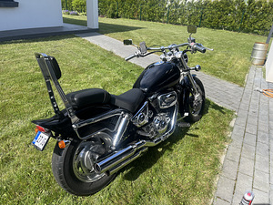 Suzuki VZ800 (2 фото из 3)
