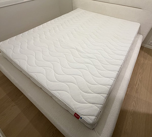 Vedrumadrats Sleepwell Red Orthopedic 160x200 + kattemadrats (1 foto / 4)