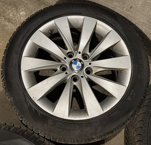 ‘17 5x120 оригинальные диски BMW F30/31 + шипованные шины 225/50/17 (5 фото из 7)
