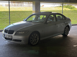 2006 BMW Series 3 (2 foto / 15)