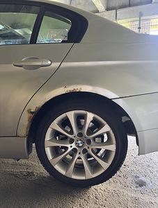 2006 BMW Series 3 (7 foto / 15)