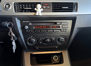 2006 BMW Series 3 (11 foto / 15)