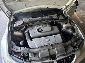 2006 BMW Series 3 (14 foto / 15)