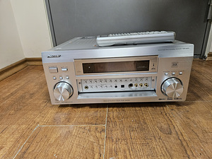 Pioneer VSX-AX5i 7.1 AV-resiiver (2 foto / 4)