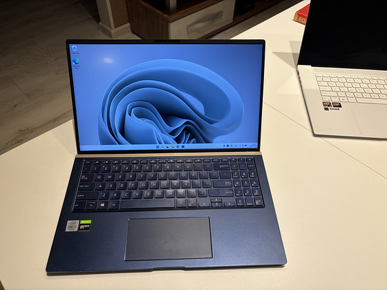Asus Zenbook UX533FTC Royal Blue