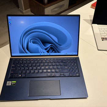 Asus Zenbook UX533FTC Royal Blue