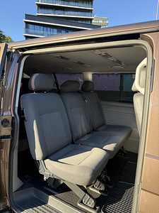 Volkswagen Caravelle (11 foto / 13)