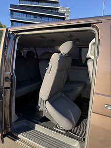 Volkswagen Caravelle (12 foto / 13)