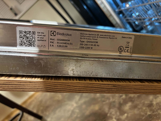 Встраиваемая посудомоечная машина Electrolux EEG68600W