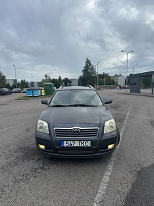 Toyota avensis (1 foto / 9)