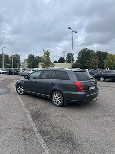 Toyota avensis (5 foto / 9)
