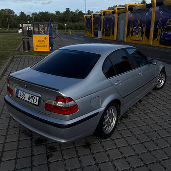 BMW E46 325xi 2001
