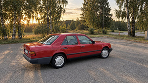 1989 Mercedes Benz 300D W124 OM603 83kw 5-k manual (3 foto / 15)