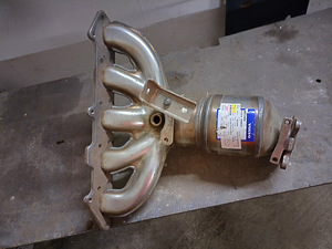 Volvo S60/V70 2,4L Originaal uusKatalüsaator 8603493/8603494 (1 foto / 1)