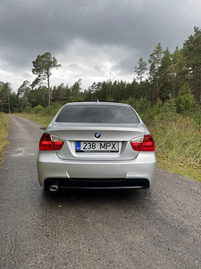 BMW E90 (3 foto / 15)