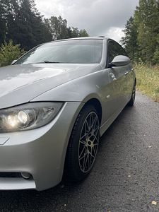 BMW E90 (5 foto / 15)