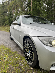 BMW E90 (6 foto / 15)