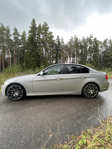 BMW E90 (11 foto / 15)