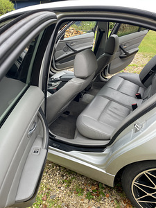 BMW E90 (14 foto / 15)