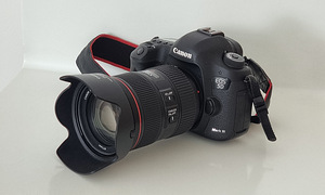 Canon EOS 5D Mark III (1 фото из 4)