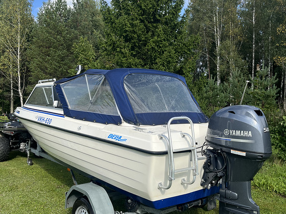 Bella 551HT koos 4 taktilise Yamahaga