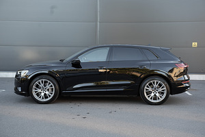 Audi e-tron 50 Quattro 230 кВт (5 фото из 15)
