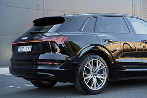 Audi e-tron 50 Quattro 230 кВт (8 фото из 15)