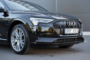 Audi e-tron 50 Quattro 230 кВт (7 фото из 15)