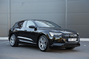 Audi e-tron 50 Quattro 230 кВт (1 фото из 15)