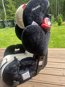 Детское автомобильное кресло Recaro (2 фото из 2)
