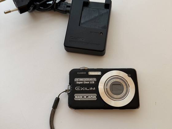 Камера Casio Exilim EX-S10