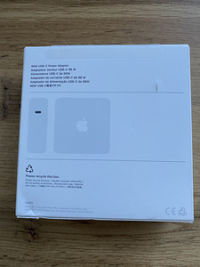 Apple USB-C Power Adapter, 96 Вт (2 фото из 4)