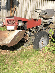 Tsehhi traktor (4 foto / 4)