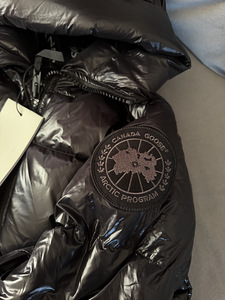 Пуховик Canada Goose Crofton (S) (3 фото из 5)