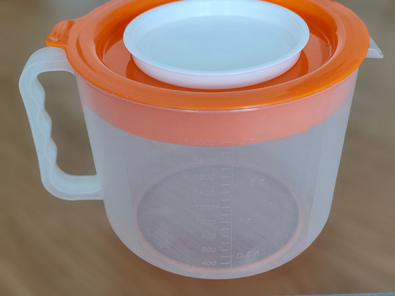 2 l mõõtenõu / segamiskauss kaanega