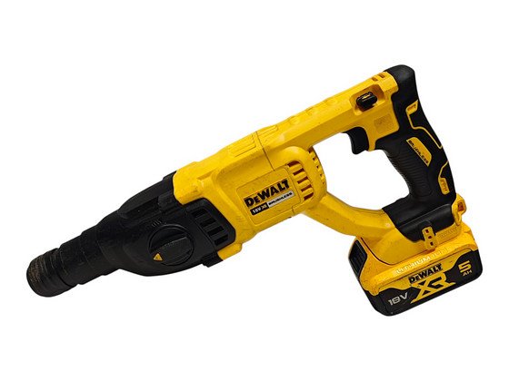 Перфоратор Dewalt DCH133 + акку 5.0Ач