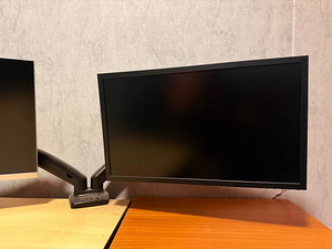 2x monitor koos monitori jalaga. (2 foto / 3)