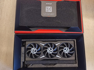 AMD RX 6950XT 16Gb (7 фото из 9)
